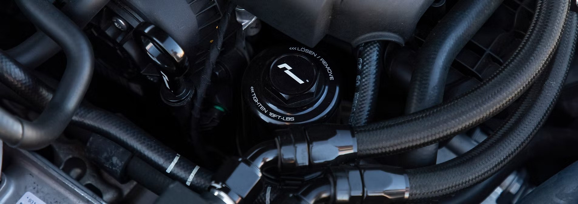 Technical detail of RacingLine Billet Oil Filter Housing